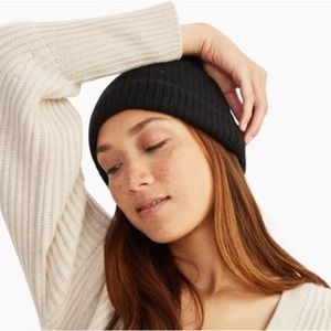 NWT Naadam Essential Ribbed Cashmere Beanie